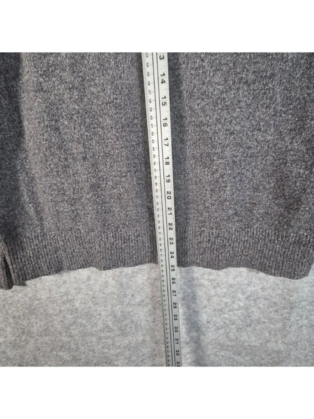 Banana Republic Charcoal Gray Sweater V Notch Ribbed Trim Men’s L